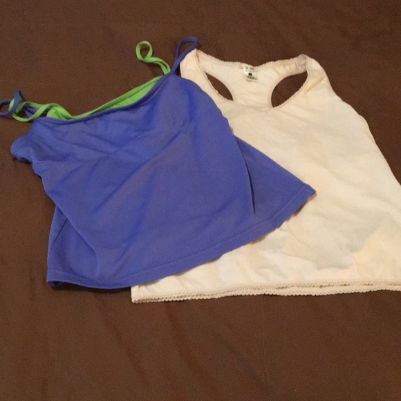 2 tops. Intimate undergarment & workout top - Picture 1 of 6